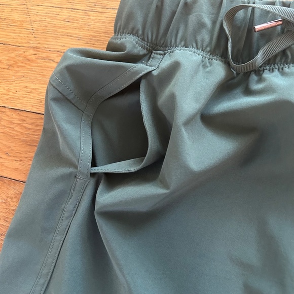 Calia Anywhere Woven Skirt Size Small Thyme Green Mini Pockets Sporty - Picture 3 of 6